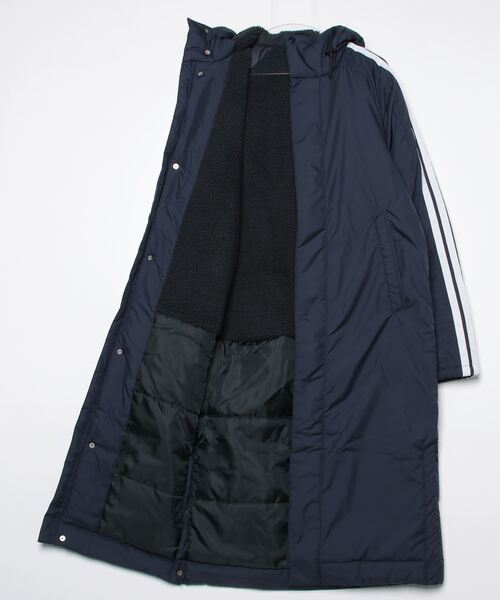 adidas（アディダス）の「スリーストライプス ルーズフィット ロング ボアコート / アディダス adidas（ダウンジャケット/コート・メンズ・ブラック/ブルー・X-LARGE/XX-LARGE/LARGE/MEDIUM/X-SMALL/SMALL/3XL）」の11枚目の写真