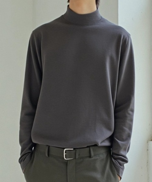 BENUSTA(ベヌスタ)の「A'GEM/9 × .kom 『BENUSTA /ベヌスタ』Mock Neck Basic Long Sleeve Tee /モックネックベーシックロングスリーブカットソー(Tシャツ/カットソー・メンズ・チャコールグレー/ブラック/ホワイト・M)」の6枚目の写真