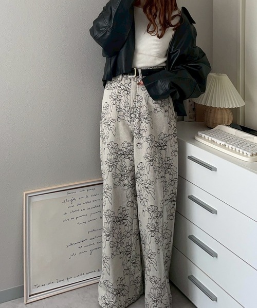 merrylatte（メリーラテ）の「フラワージャガードワイドデニム【NOUA】（デニムパンツ・レディース・ホワイト/ブラック・S/M）」の3枚目の写真