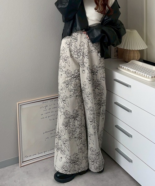 merrylatte（メリーラテ）の「フラワージャガードワイドデニム【NOUA】（デニムパンツ・レディース・ホワイト/ブラック・S/M）」の5枚目の写真