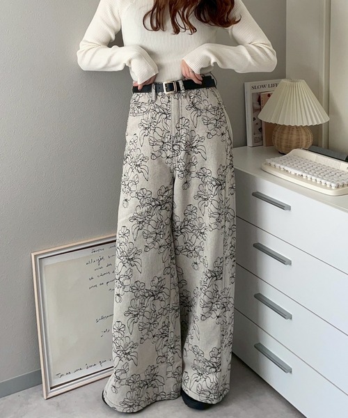 merrylatte（メリーラテ）の「フラワージャガードワイドデニム【NOUA】（デニムパンツ・レディース・ホワイト/ブラック・S/M）」の8枚目の写真