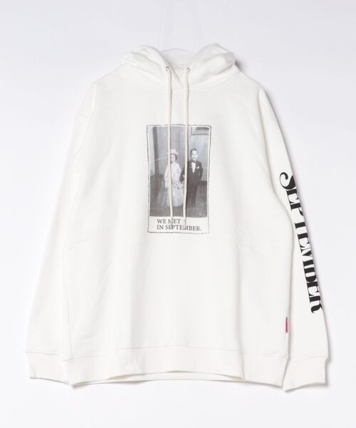 September(セプテンバー)の「【RES】【SEPTEMBER(セプテンバー)】photo hoodie(パーカー・レディース・ホワイト・MEDIUM)」の1枚目の写真