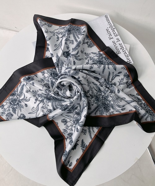 AS KNOW AS plus(アズノゥアズプラス)の「ヴィンテージ風スカーフ 70×70(バンダナ/スカーフ・レディース・E/D/C/B/A・FREE)」の10枚目の写真