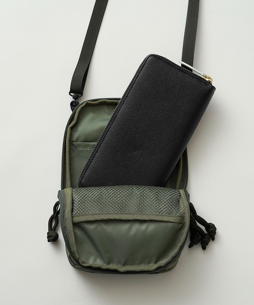 MOOMIN（ムーミン）の「【MOOMIN】(ムーミン) 手書き風ドット柄 刺繍 スマホショルダーバッグ RMMC-03（ショルダーバッグ・レディース・カーキ/ブラック・ONE SIZE）」の16枚目の写真