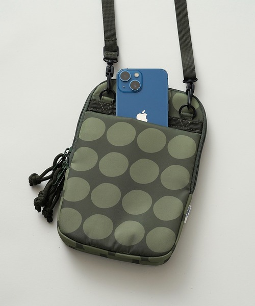 MOOMIN（ムーミン）の「【MOOMIN】(ムーミン) 手書き風ドット柄 刺繍 スマホショルダーバッグ RMMC-03（ショルダーバッグ・レディース・カーキ/ブラック・ONE SIZE）」の17枚目の写真