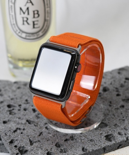Fun & Daily(ファンアンドデイリー)の「Loop Nylon Apple Watch Band / アップルウォッチバンド(デジタル腕時計・メンズ・オレンジ/ブラック/ブラック系その他・A/B)」の1枚目の写真