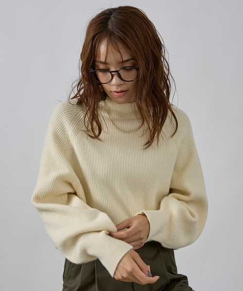 abahouse mavie（アバハウスマヴィ）の「片畦モックネックプルオーバー（ニット/セーター・レディース・チャコールグレー/グレイッシュブルー/オフホワイト/ピンク・フリー）」の9枚目の写真