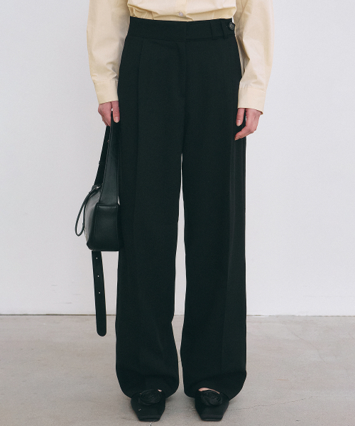 NICK&NICOLE(ニックアンドニコール)の「MINIMAL CLASSIC PINTUCK SLACKS_BLACK(スラックス・レディース・その他・SMALL/LARGE/MEDIUM)」の1枚目の写真