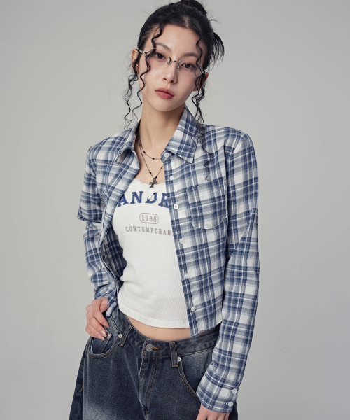 AVANDRESS(アバンドレス )の「Slender Check Shirt BLUE(シャツ/ブラウス・レディース・ブルー・MEDIUM/SMALL)」の2枚目の写真