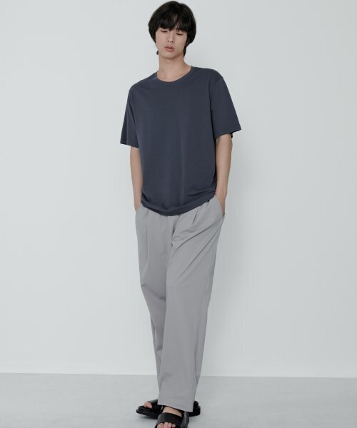 MUSINSA STANDARD（ムシンサスタンダード）の「[クールタンダード] ベーシッククルーネックTシャツ [アイアングレー]（Tシャツ/カットソー・メンズ・その他・LARGE/X-LARGE/XX-LARGE/XXX-LARGE/SMALL/MEDIUM）」の2枚目の写真