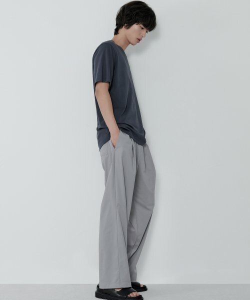 MUSINSA STANDARD（ムシンサスタンダード）の「[クールタンダード] ベーシッククルーネックTシャツ [アイアングレー]（Tシャツ/カットソー・メンズ・その他・LARGE/X-LARGE/XX-LARGE/XXX-LARGE/SMALL/MEDIUM）」の4枚目の写真