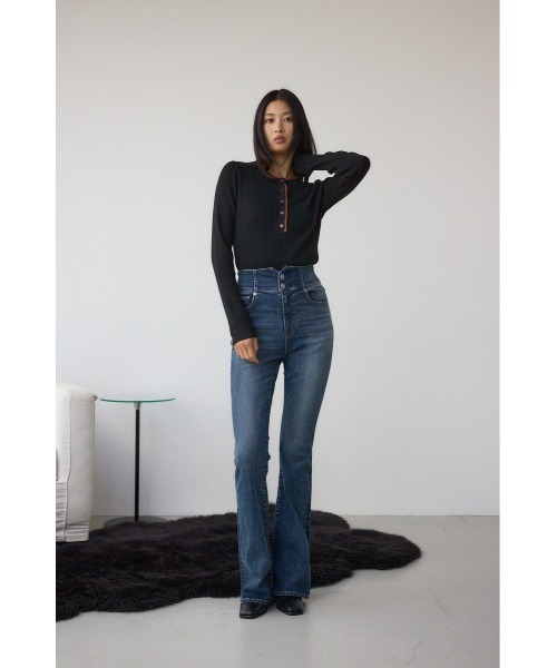 AZUL by moussy(アズールバイマウジー)の「AZUL DENIM H/Wバックリボンフレアデニム(デニムパンツ・レディース・ライトブラック/ブルー・SMALL/MEDIUM)」の14枚目の写真