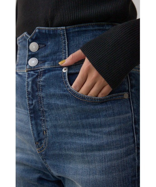 AZUL by moussy(アズールバイマウジー)の「AZUL DENIM H/Wバックリボンフレアデニム(デニムパンツ・レディース・ライトブラック/ブルー・SMALL/MEDIUM)」の21枚目の写真
