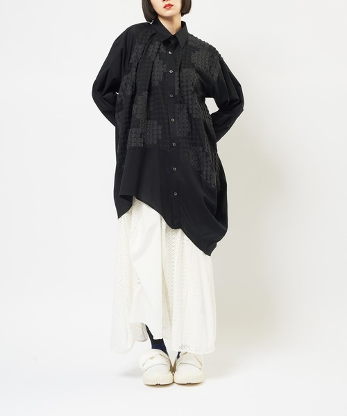 gomme(ゴム)の「フラワービッグブラウス(シャツ/ブラウス・レディース・ブラック/アイボリー・MEDIUM)」の3枚目の写真