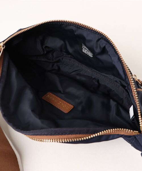 COLE HAAN（コールハーン）の「マッケンナ ナイロン ベルト バッグ womens（ボディバッグ/ウエストポーチ・レディース・ネイビー・OSFA）」の9枚目の写真