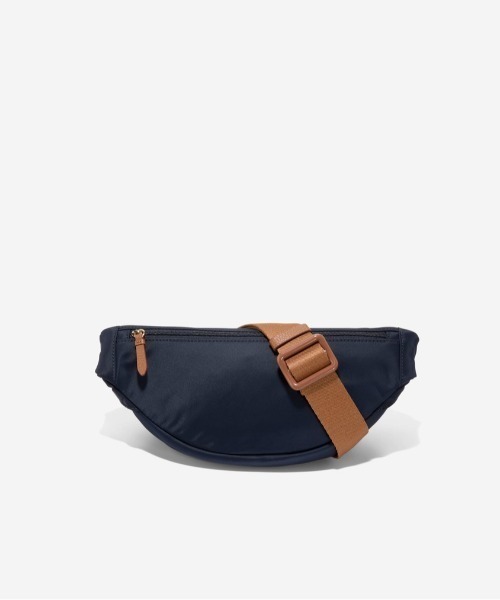 COLE HAAN（コールハーン）の「マッケンナ ナイロン ベルト バッグ womens（ボディバッグ/ウエストポーチ・レディース・ネイビー・OSFA）」の4枚目の写真