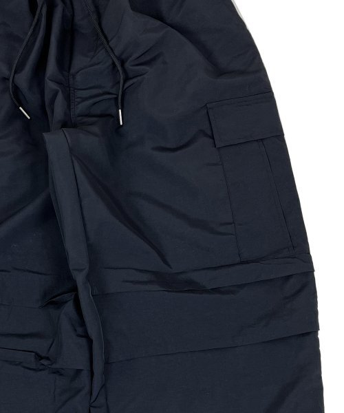 SK8ER ROCK（スケーターロック）の「Knee tuck cargo nylon wide pants black（スウェットパンツ・レディース・その他・FREE）」の5枚目の写真