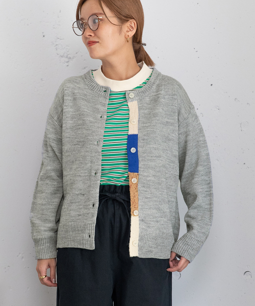 POU DOU DOU（プードゥドゥ）の「下前立て配色クルーネックカーディガン（カーディガン/ボレロ・レディース・ブラック/グレー/ブルー/レッド/グリーン・M）」の2枚目の写真