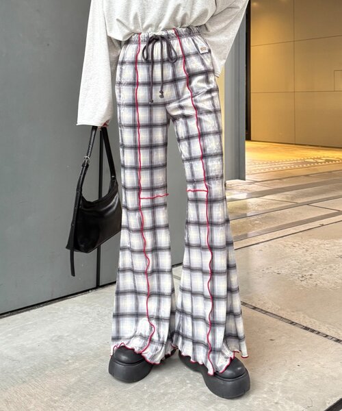 HELLO.SANFRANCISCO（ハローサンフランシスコ）の「★【HELLO.SANFRANCISCO/ハローサンフランシスコ】チェックメロー切り替えフレアパンツ（その他パンツ・レディース・ブルー/グレー/オレンジ/ベージュ・SMALL/MEDIUM）」の15枚目の写真