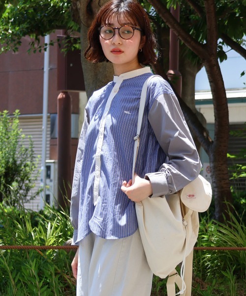 KRIFF MAYER Lady's Collection（クリフメイヤーレディースコレクション）の「異素材ミックス ストライプ バンドカラーシャツ / ノーカラー（綿100％・切替・体型カバー）（シャツ/ブラウス・レディース・サックスブルー/ブルー/オフホワイト/ネイビー・LARGE/MEDIUM）」の4枚目の写真