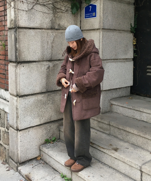 ANOETIC(アノエティック)の「ANC HOODIE MUSTANG_BROWN(ムートンコート・レディース・ブラウン・FREE)」の3枚目の写真