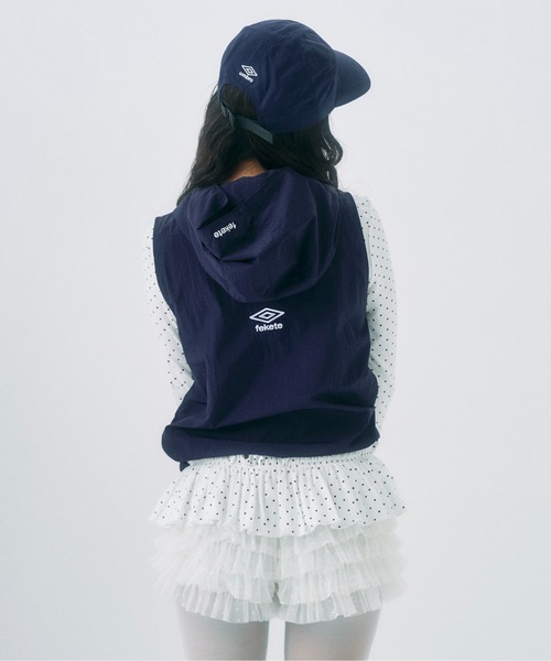 umbro×fekete】gathered hoodie vest / ギャザーフーディーベスト