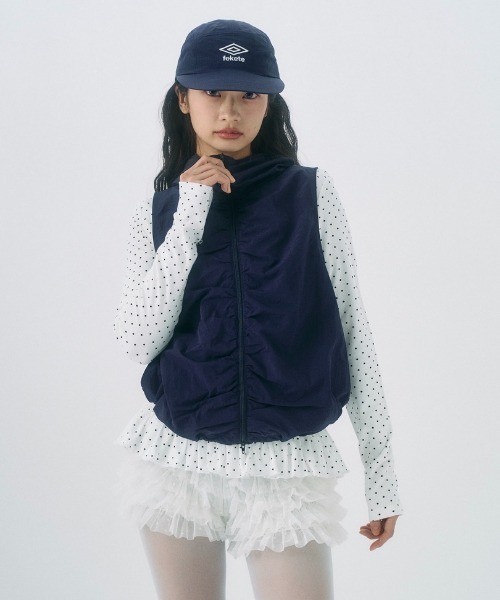 umbro×fekete】gathered hoodie vest / ギャザーフーディーベスト