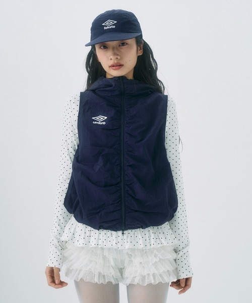 umbro×fekete】gathered hoodie vest / ギャザーフーディーベスト