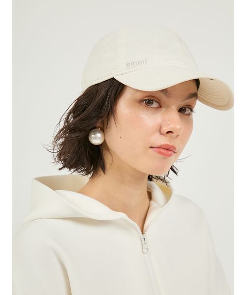 emmi(エミ)の「【emmiINEW ERA®】9TWENTY(TM)emmiロゴスエードキャップ(キャップ・レディース・チェック/ホワイト/レッド/ブラック・F)」の20枚目の写真