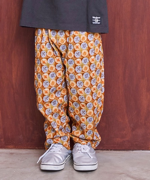 MARKEY'S(マーキーズ)の「タックイージーパンツ(その他パンツ・キッズ・ホワイト系その他/ベージュ系その他/ピンク/グリーン/チャコール/ブルー系その他/イエロー・90/100/110/120/130/140/150)」の4枚目の写真