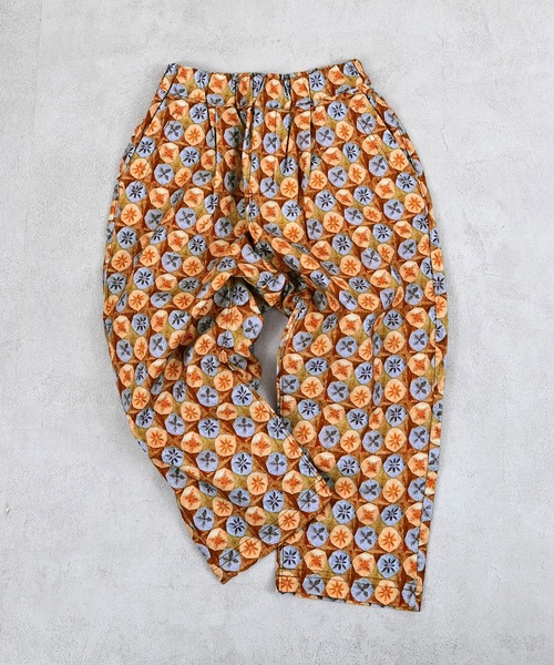 MARKEY'S(マーキーズ)の「タックイージーパンツ(その他パンツ・キッズ・ホワイト系その他/ベージュ系その他/ピンク/グリーン/チャコール/ブルー系その他/イエロー・90/100/110/120/130/140/150)」の18枚目の写真