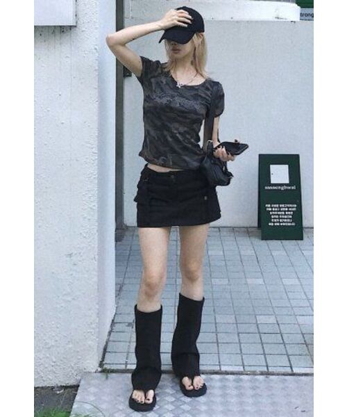 A FEW COMMENTS（アフューコメンツ）の「メタルスタッズベビーティーシャツカモフラージュ（Tシャツ/カットソー・レディース・その他・FREE）」の5枚目の写真