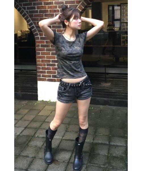A FEW COMMENTS（アフューコメンツ）の「メタルスタッズベビーティーシャツカモフラージュ（Tシャツ/カットソー・レディース・その他・FREE）」の9枚目の写真