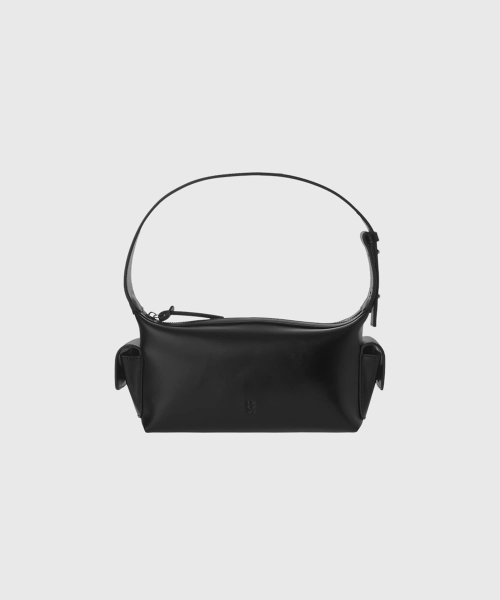 LOOKAST(ルックキャスト)の「トリニティポケットショルダーバッグ_ブラック / TRINITY POCKET SHOULDER BAG_BLACK(ショルダーバッグ・レディース・ブラック・ONE SIZE)」の4枚目の写真