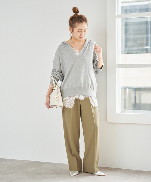 Spick & Span(スピックアンドスパン)の「トロストレッチ1タックパンツ(スラックス・レディース・ベージュ/ブラック・38/36/34)」の4枚目の写真