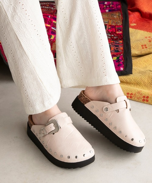 チャイハネ(チャイハネ)の「【チャイハネ】スタッズサンダル(サンダル・レディース・ベージュ/カーキ・M/L)」の4枚目の写真