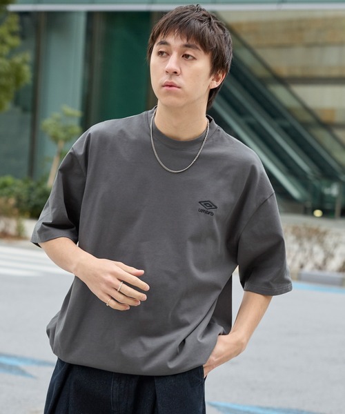 トップス umbro UMBRO/アンブロ 別注 ロゴ刺繍 ドロスト バックプリント半袖Tシャツ