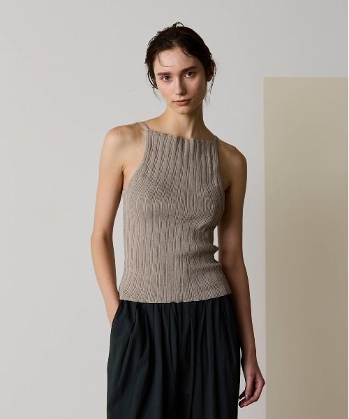 WALANCE（ワランス）の「paper rib knit camisole（キャミソール・レディース・ブラック/レッド/グレイッシュベージュ・FREE）」の2枚目の写真