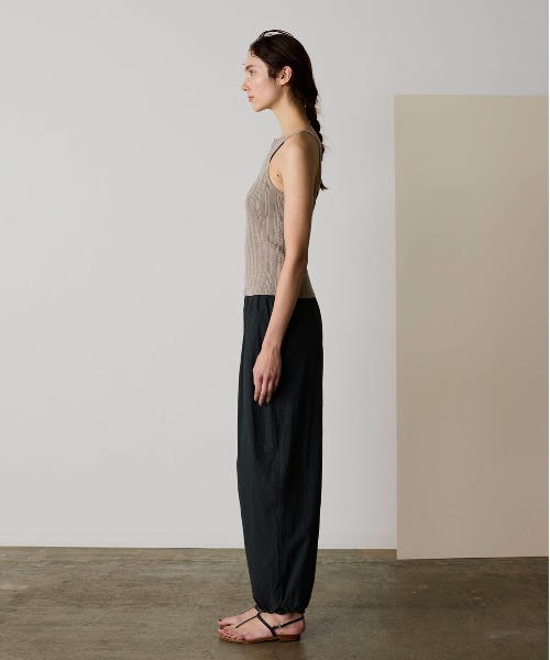 WALANCE（ワランス）の「paper rib knit camisole（キャミソール・レディース・ブラック/レッド/グレイッシュベージュ・FREE）」の12枚目の写真