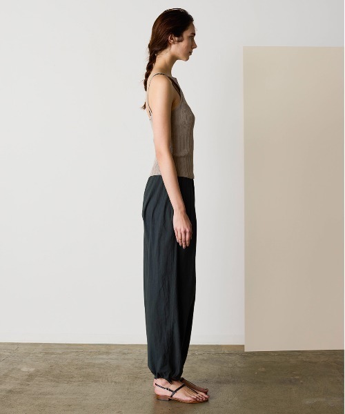 WALANCE（ワランス）の「paper rib knit camisole（キャミソール・レディース・ブラック/レッド/グレイッシュベージュ・FREE）」の13枚目の写真