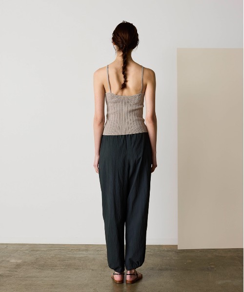 WALANCE（ワランス）の「paper rib knit camisole（キャミソール・レディース・ブラック/レッド/グレイッシュベージュ・FREE）」の14枚目の写真