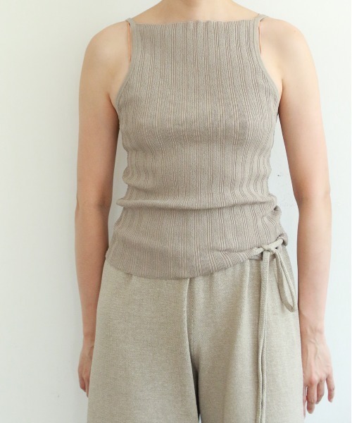 WALANCE（ワランス）の「paper rib knit camisole（キャミソール・レディース・ブラック/レッド/グレイッシュベージュ・FREE）」の17枚目の写真
