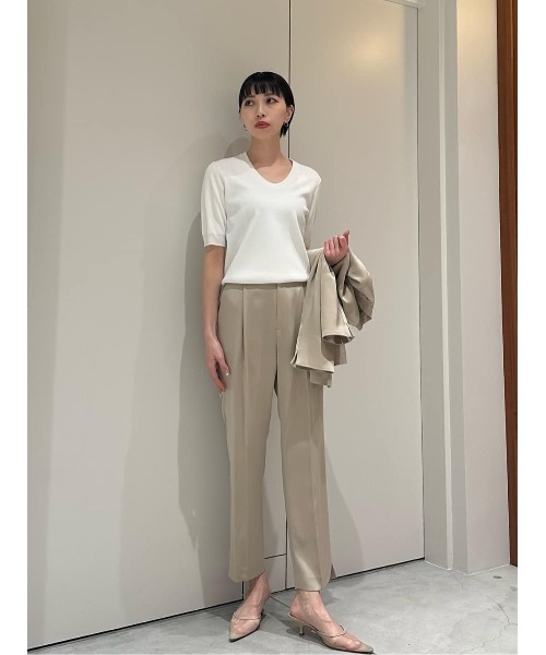 ESTNATION(エストネーション)の「ESTNATION THE FIRST / マットサテン テーパードパンツ(スラックス・レディース・ライトベージュ/ネイビー・36/38)」の11枚目の写真
