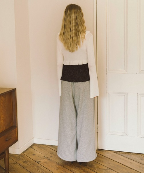 archives（アルシーヴ）の「センタータックワイドスウェットパンツ（スウェットパンツ・レディース・オートミール/グレー・MEDIUM）」の10枚目の写真