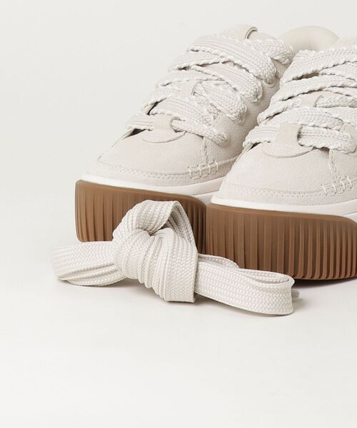 UGG(アグ)の「UGG(アグ)EZ-Duzzit Suede Lace Up/1175120(スニーカー・レディース・ホワイト/ベージュ・6/7.5/6.5/7)」の5枚目の写真