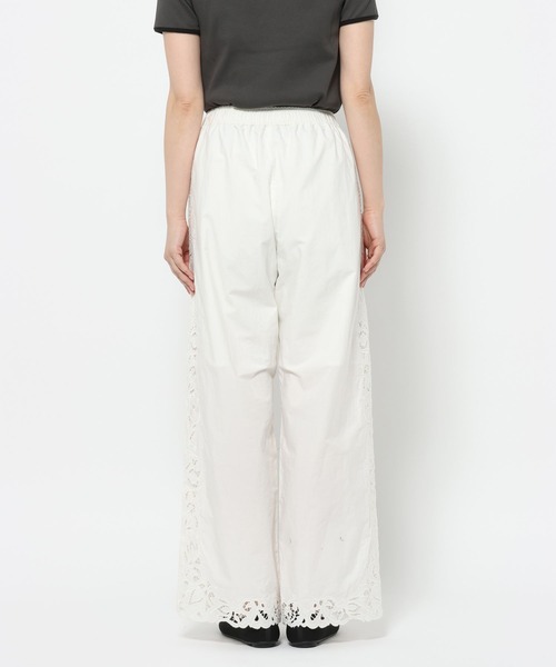 LOWRYS FARM（ローリーズファーム）の「カットワークレースパンツ　657446（その他パンツ・レディース・オフホワイト/ブラック/ブラウン・FREE）」の12枚目の写真