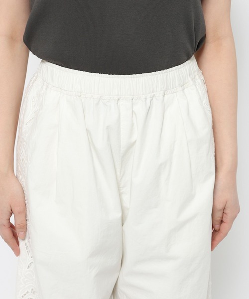 LOWRYS FARM（ローリーズファーム）の「カットワークレースパンツ　657446（その他パンツ・レディース・オフホワイト/ブラック/ブラウン・FREE）」の13枚目の写真