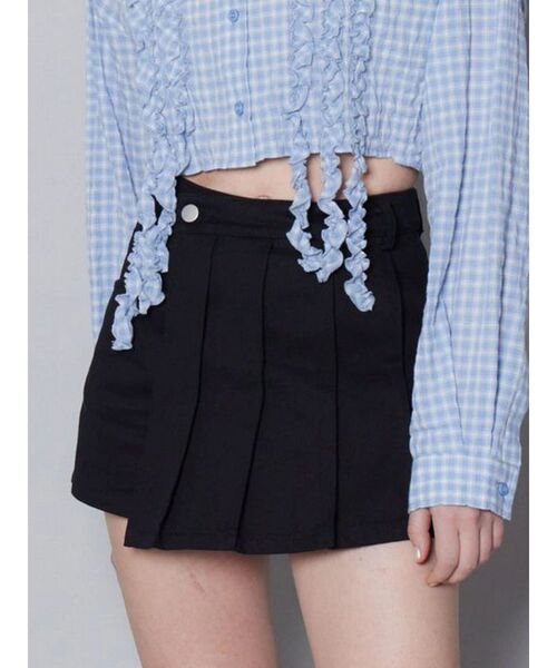 EMODA（エモダ）の「プリーツラップショートパンツ（その他パンツ・レディース・グレー/ブラック/ブラウン・SMALL/MEDIUM）」の2枚目の写真