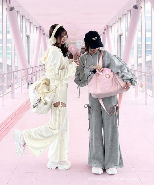 MAJESTIC LEGON（マジェスティックレゴン）の「ハローキティ トラベルボストン（ボストンバッグ・レディース・ピンク/アイボリー・FREE）」の6枚目の写真