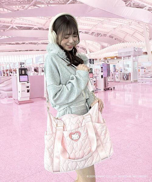 MAJESTIC LEGON（マジェスティックレゴン）の「ハローキティ トラベルボストン（ボストンバッグ・レディース・ピンク/アイボリー・FREE）」の8枚目の写真